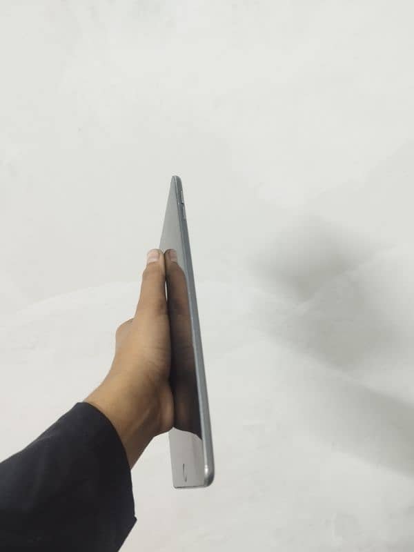 ipad air 1 exchange possible with iphone 6 PTA or iphone 7 PTA approve 5