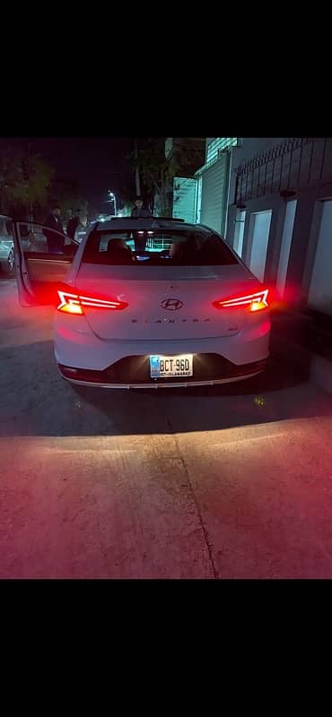 Hyundai Elantra 2023 0