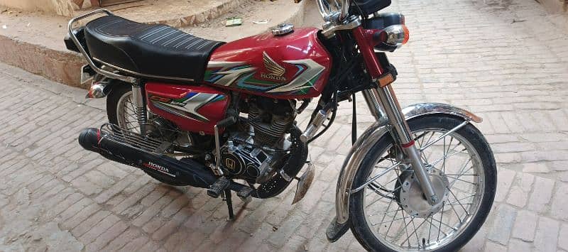 For Sale: Honda 125 (2023 Model) - Red 8