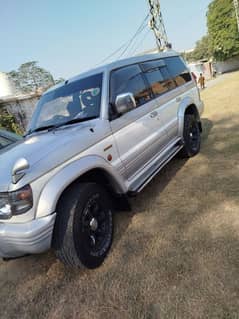 Mitsubishi Pajero 1995