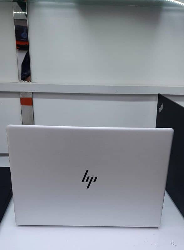 HP Elite book 840 G5 1