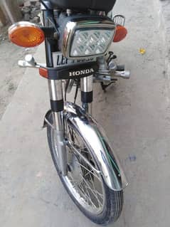 Honda cg urgent sale contact 0326.5354. 05