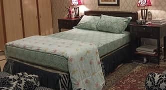 Queen Bed set with Spring Mattress