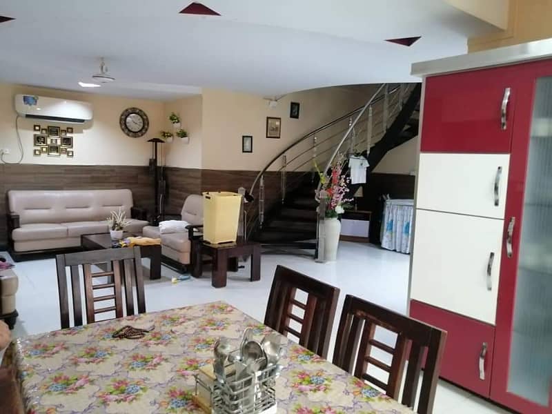 Spacious 350 Sq Yards House With 5 Bedrooms For Sale In Falcon Complex, Malir Cantt 1