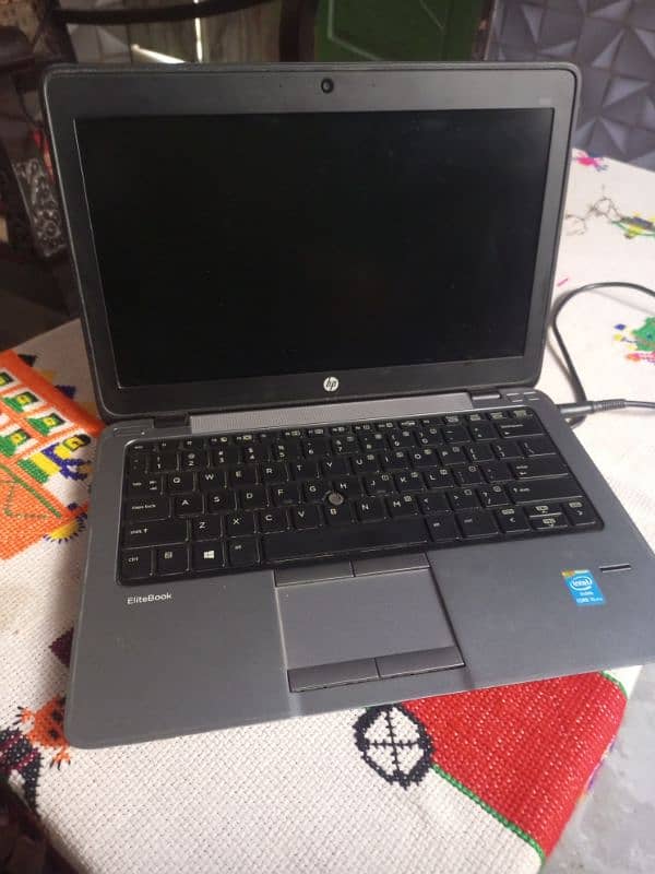 hp,cori5,4th g,4gb/320gb, Bluetooth, original charger,light weight 0