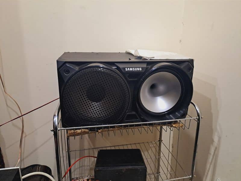 Samsung speakers 0