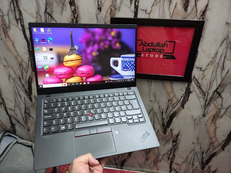 Lenovo Thinkpad X1 Carbon (Ci7 8th) Touch Screen (A plus condition) 1