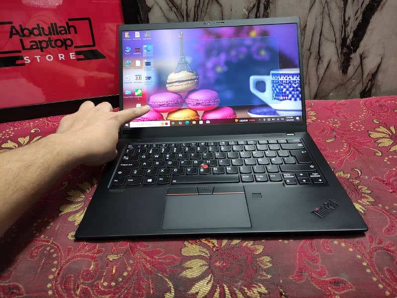 Lenovo Thinkpad X1 Carbon (Ci7 8th) Touch Screen (A plus condition) 7