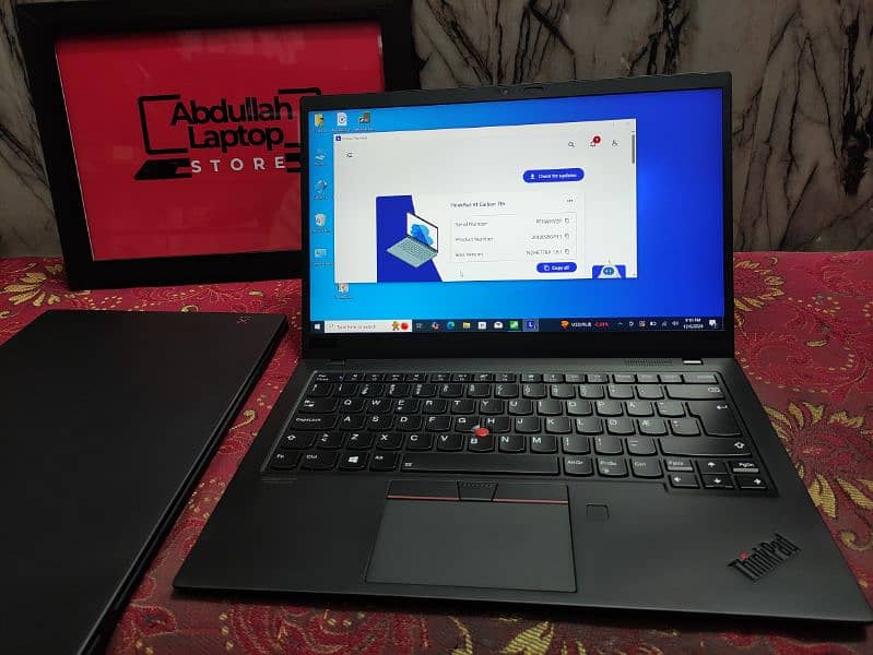 Lenovo Thinkpad X1 Carbon (Ci7 8th) Touch Screen (A plus condition) 15