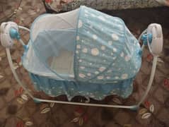 automatic baby swings/cradle