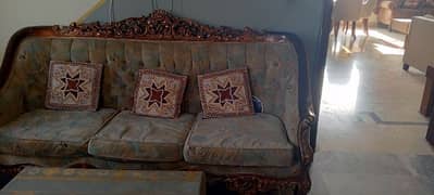 chanioty sofa in good condition