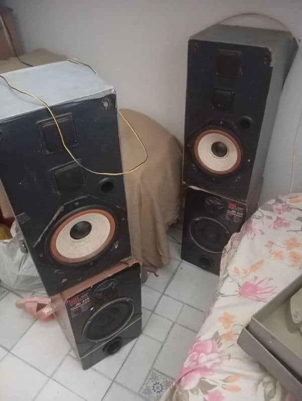 subwoofer and amplifier 4