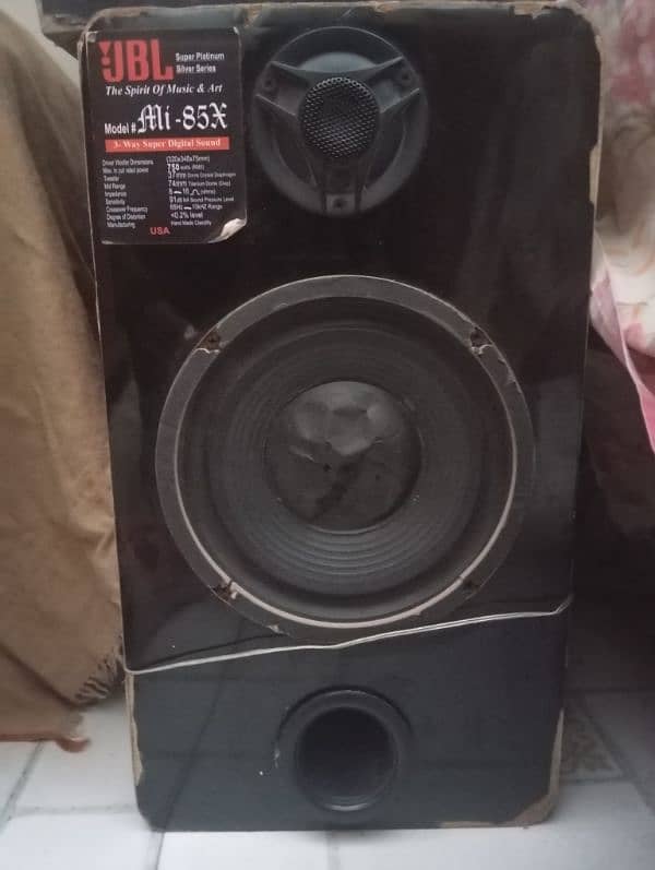 subwoofer and amplifier 6