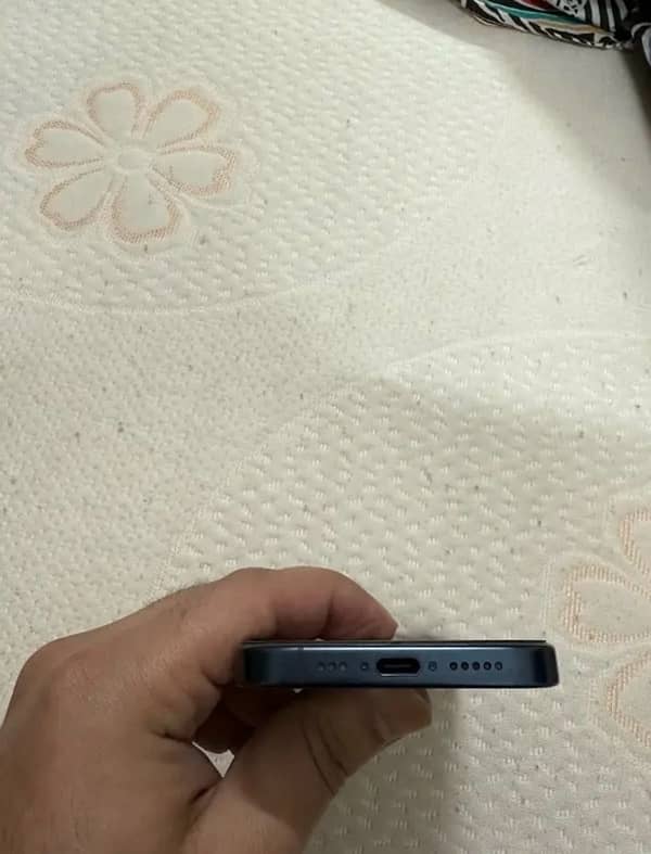 iPhone 15 pro 128gb Factory Unlocked NON PTA, Sim Working LLA 10/10 10