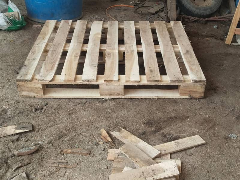 Wooden Pallets l Plastic Pallets l Industrial pallet New & Used 13