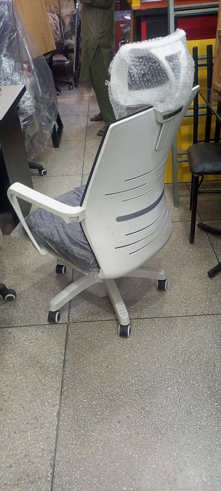 Executive Revolving chairs/office chairs/mesh chairs/high back chairs 1