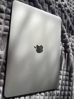 Macbook pro M1 13.3inch in excellent condition