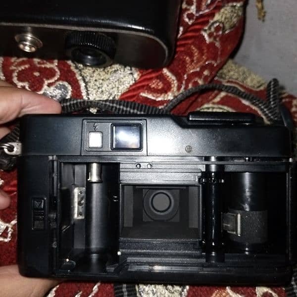 yashica camera reel camera saudia made 2