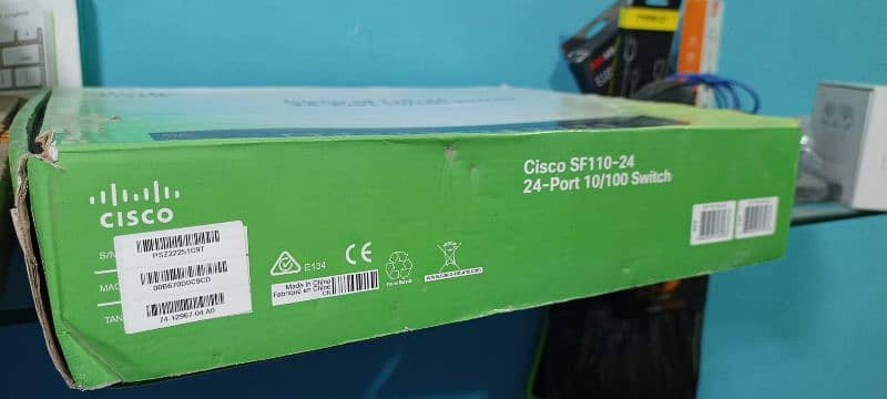 Cisco 24Port Switch 10/100 (SF110-24) 1