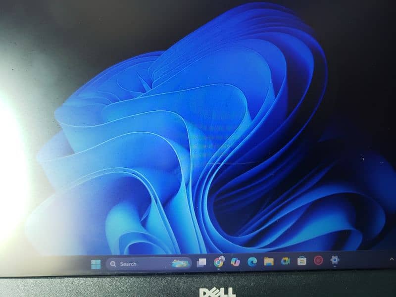 Dell Inspiron 15-3567 i7  7 Gen 8 GB RAM 2