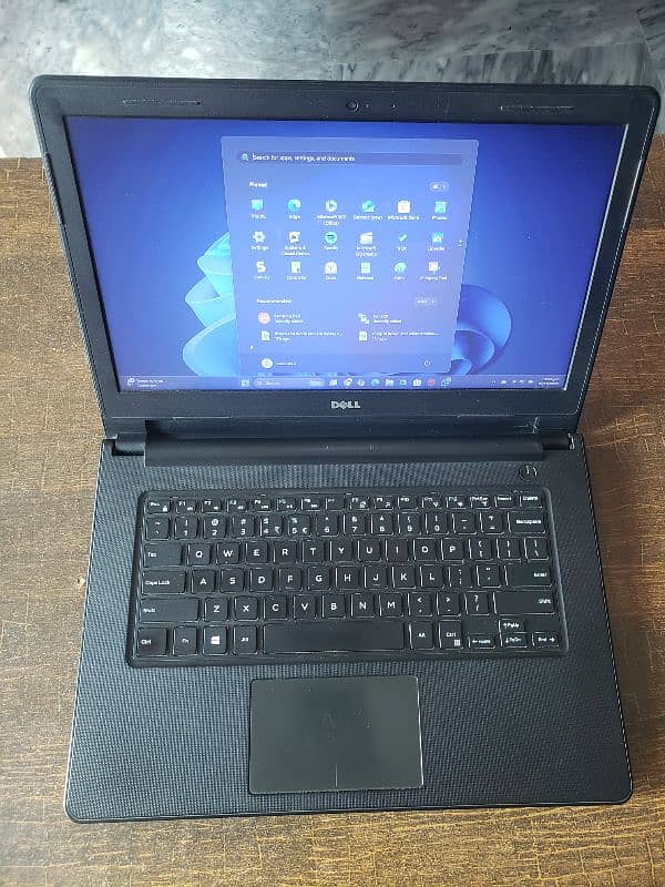 Dell Inspiron 15-3567 i7  7 Gen 8 GB RAM 7