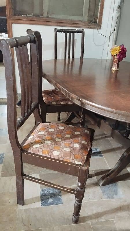 wood dining table. condition 10/9 0