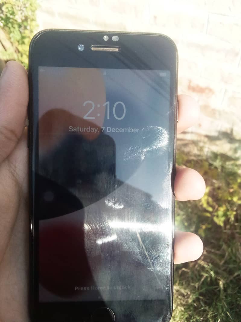 I phone 7 non pta 32gb 10/10 condition 4