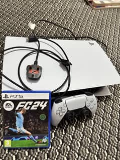 10/10 Original UK varient perfect condition PS5 console is up for sale