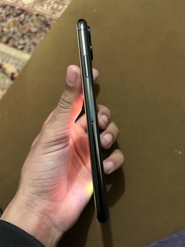 iphone 11 pro max (pta approved) 1