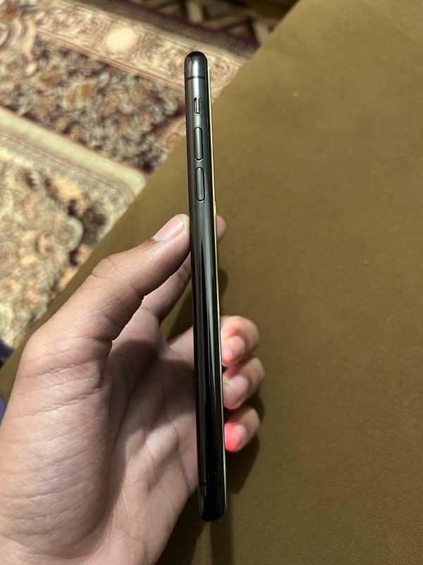 iphone 11 pro max (pta approved) 2