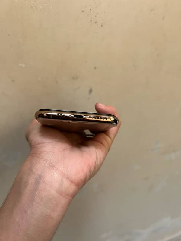 iphone xs 64gb pta approved with box 4