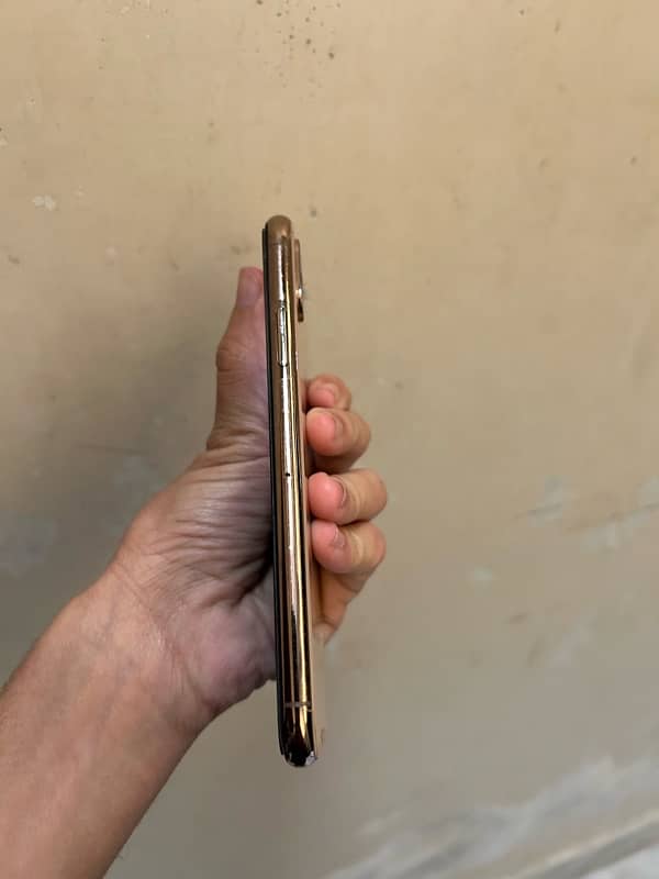 iphone xs 64gb pta approved with box 7