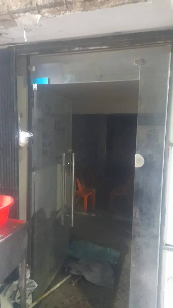 12mm Glass doors 2