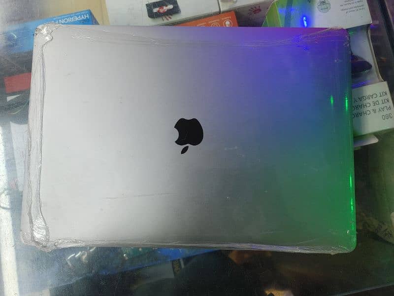 MacBook pro 13,3 0