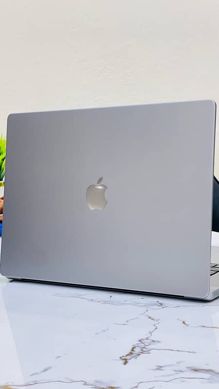 Macbook Pro 2021 M1 Pro Chip 16”imch 16Gb Ram 512Gb SSD 3