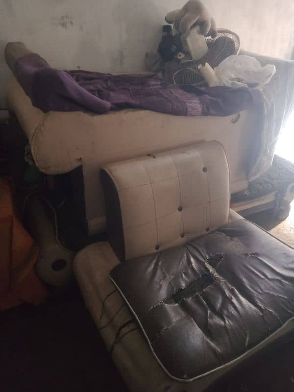 7 Seater sofa set for sale read add first 0