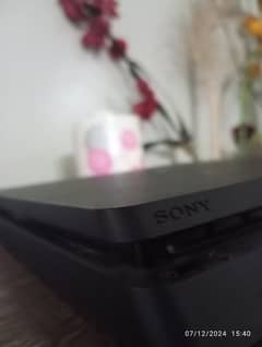 Sony PS4 slim