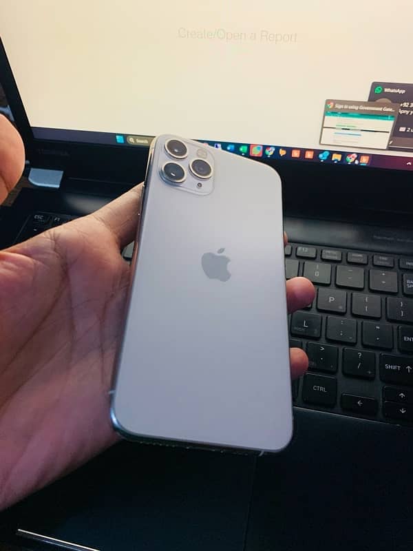 iPhone 11 Pro 6