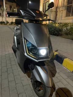 Yadea Electric Scooty T5 10/10 condition