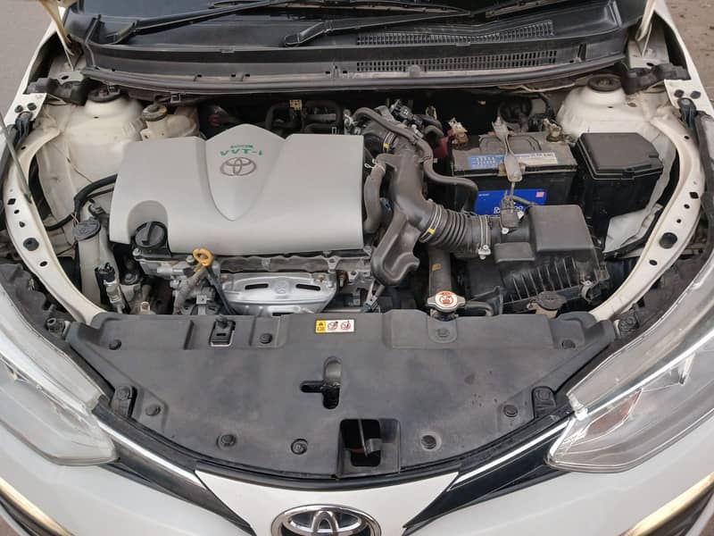 Toyota Yaris  1.5 x 2020 / 21 reg 6