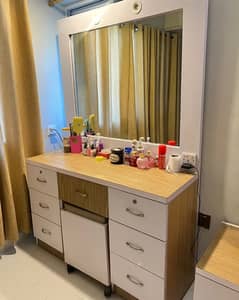 Dressing Unit with Storage Stool