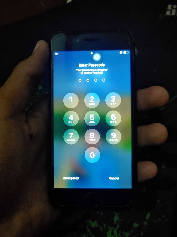 iphone 7 128gb 10/9 condition contact on whatsapp 7