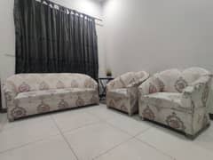 Sofa Set in Good Condition