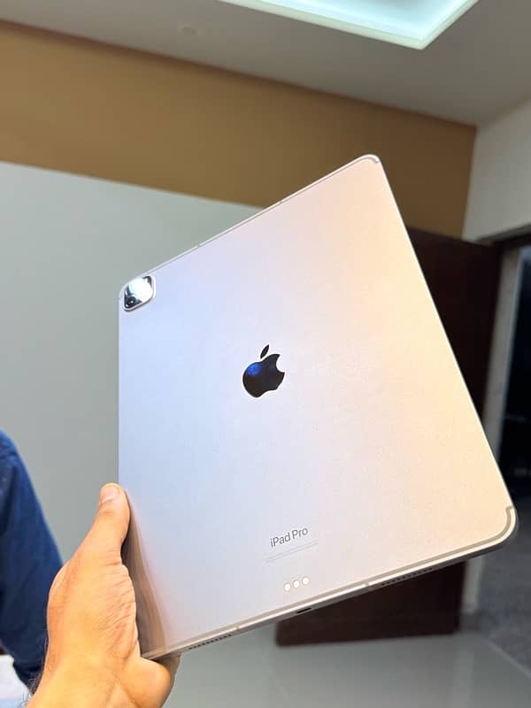 iPad pro 2022 M2 12.9 inch 0