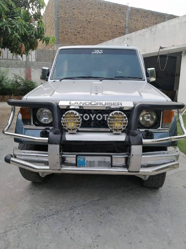 Toyota Land Cruiser 1989 3