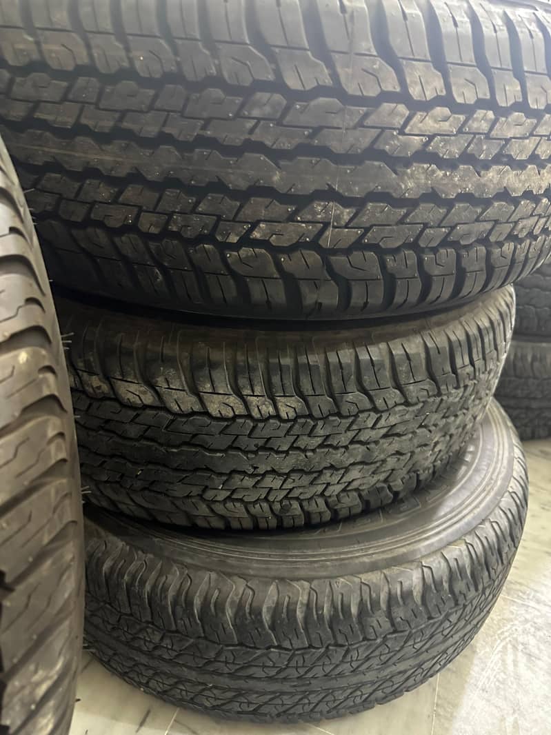 Prado Tyres 265/65/R17 Dunlop 3