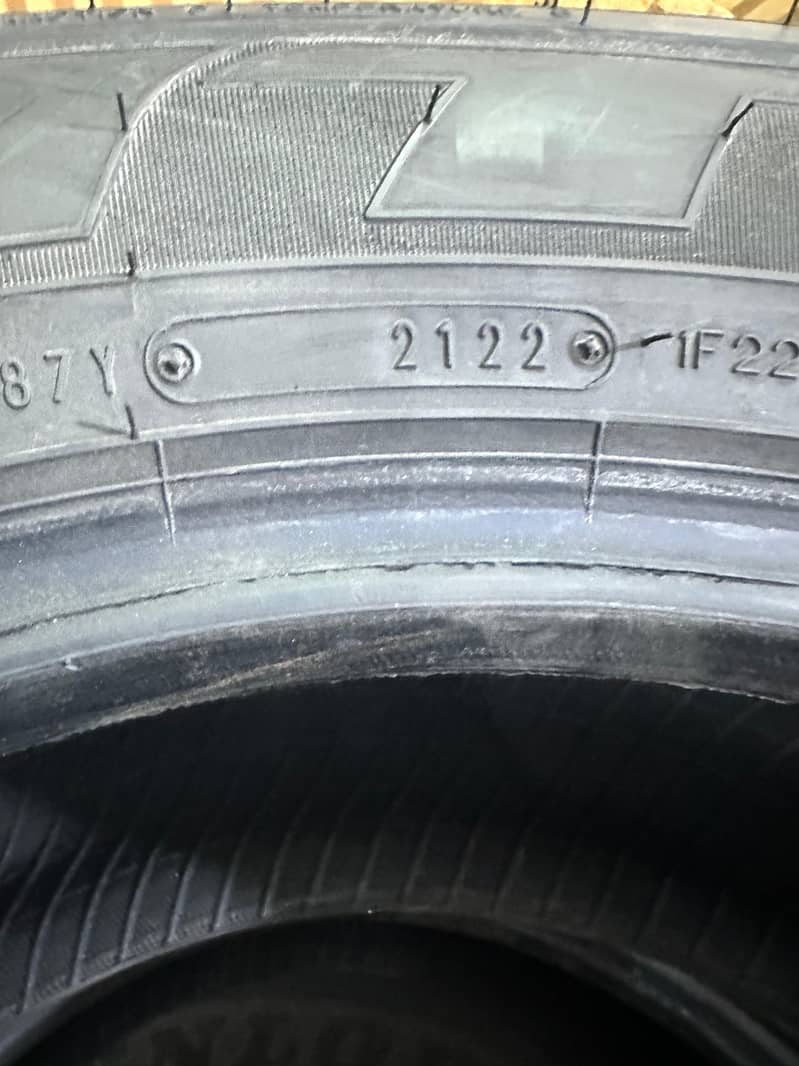 Prado Tyres 265/65/R17 Dunlop 6