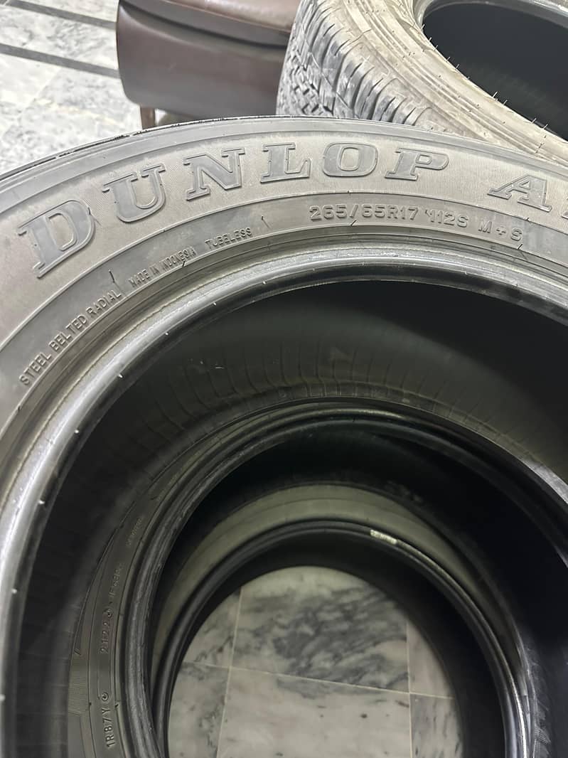 Prado Tyres 265/65/R17 Dunlop 10