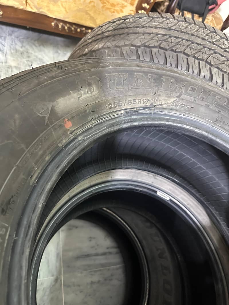 Prado Tyres 265/65/R17 Dunlop 11