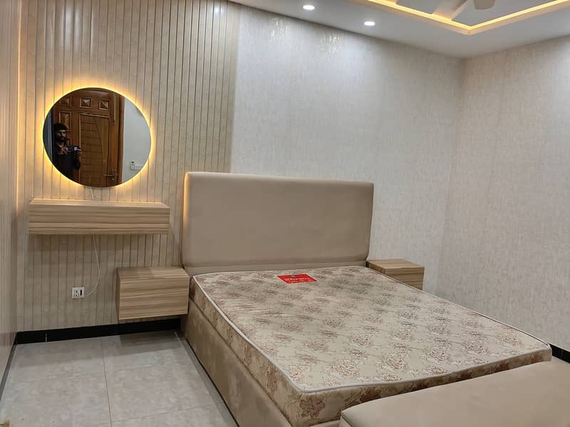 Bed/Double bed/single bed/king size bed/wood bed/poshish bed/Furniture 3